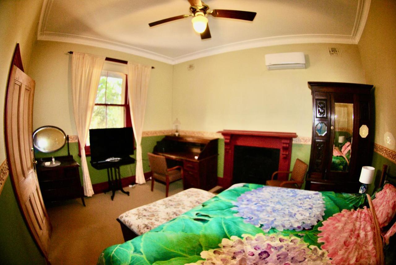 Historic Star And Station Masters House Hotel *
