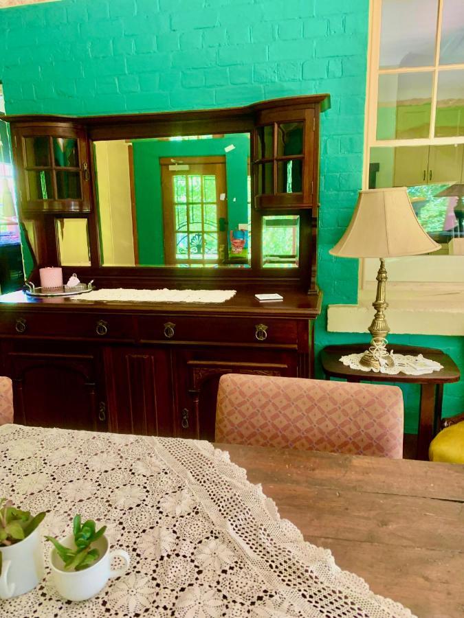 Historic Star And Station Masters House Narrandera