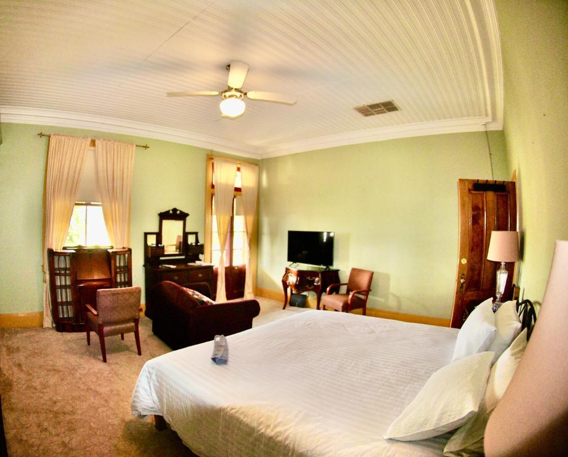 Historic Star And Station Masters House Hotel