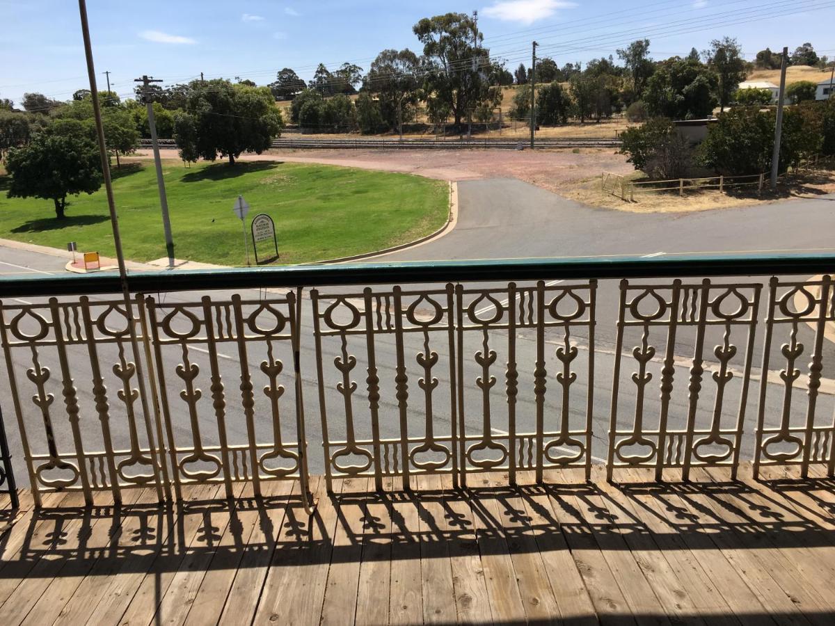 Historic Star And Station Masters House Hotel Narrandera