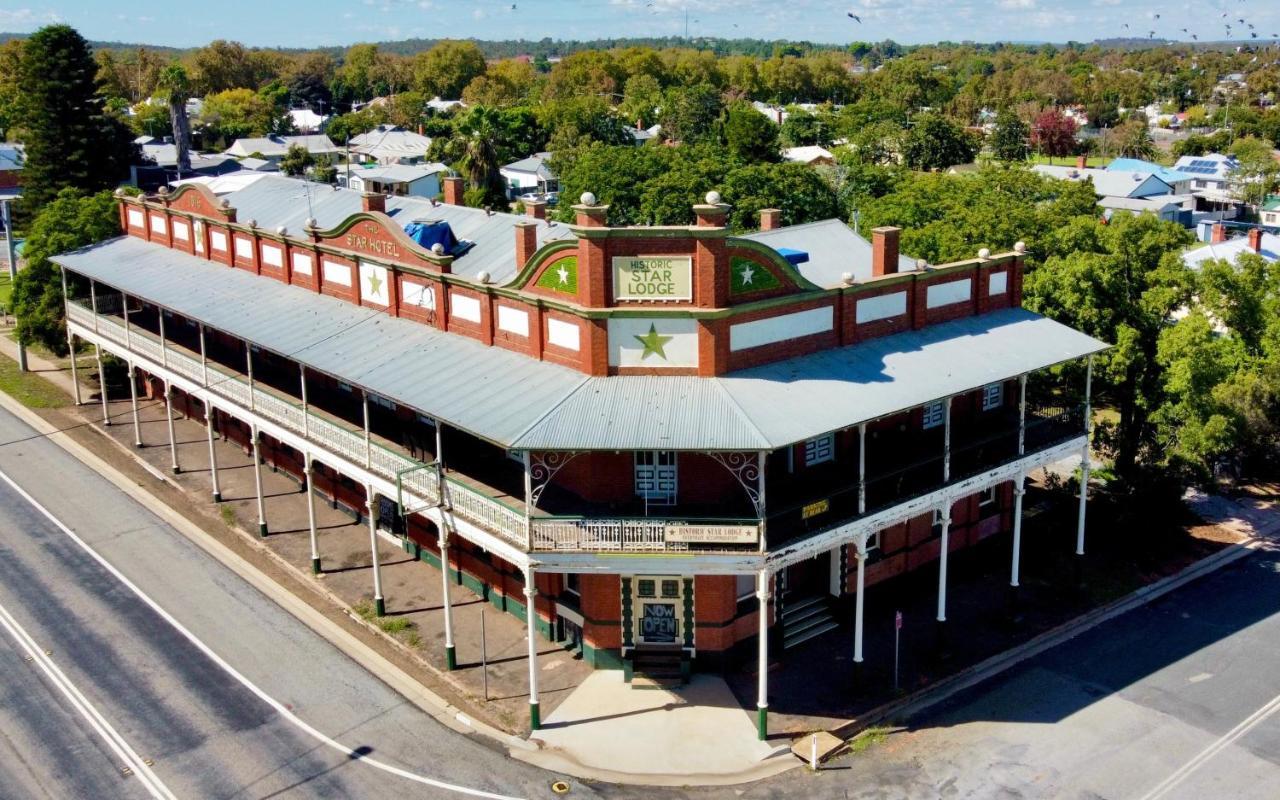 Historic Star And Station Masters House