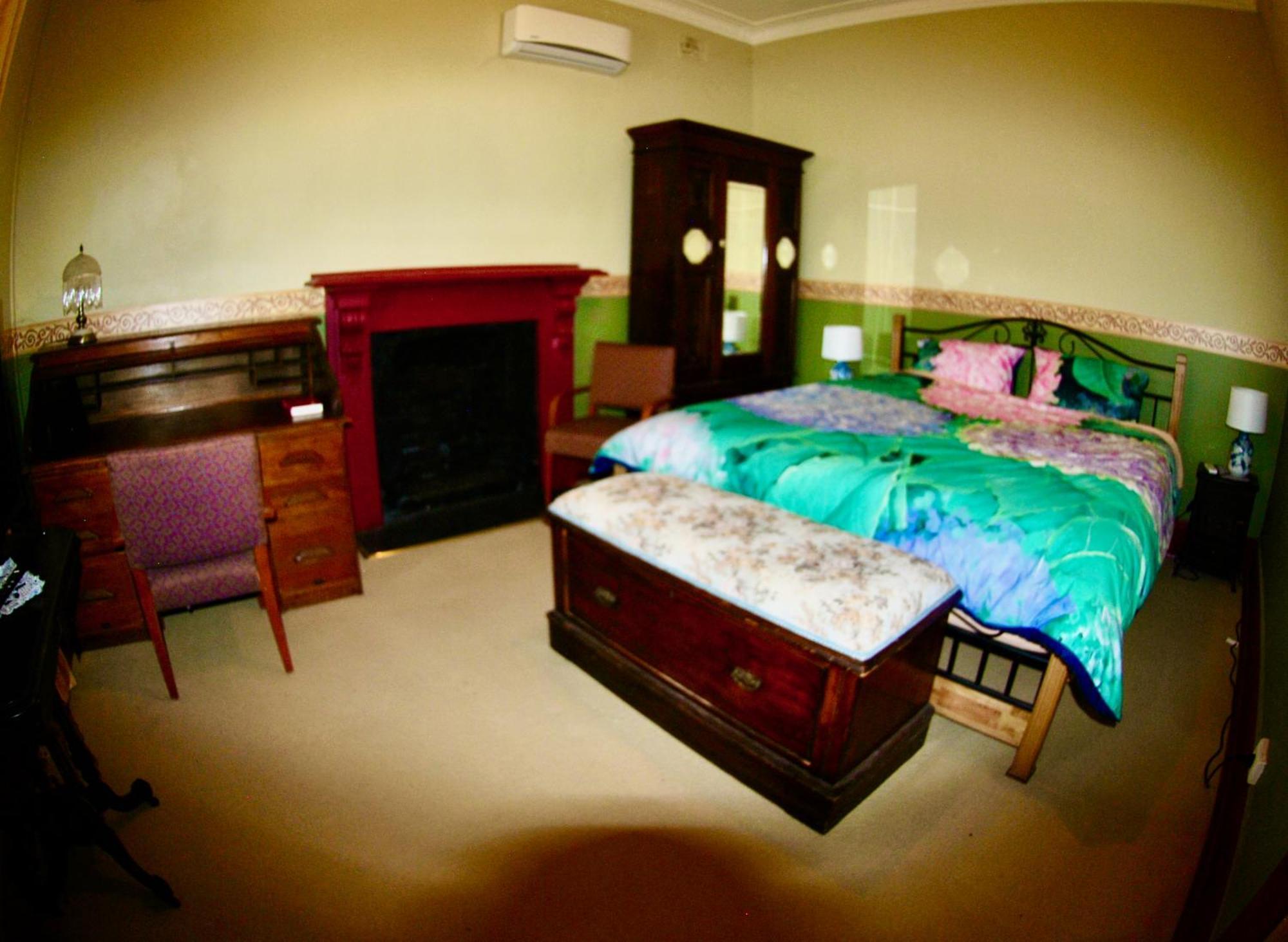 Hotel Historic Star And Station Masters House