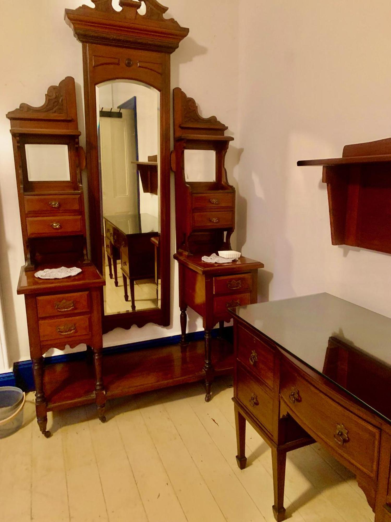 Historic Star And Station Masters House Hotel