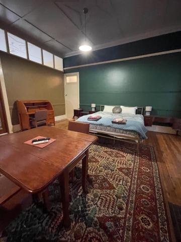 Historic Star And Station Masters House Hotel Narrandera