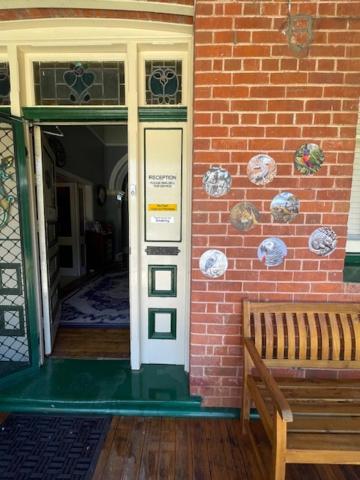 Historic Star And Station Masters House Hotel *
