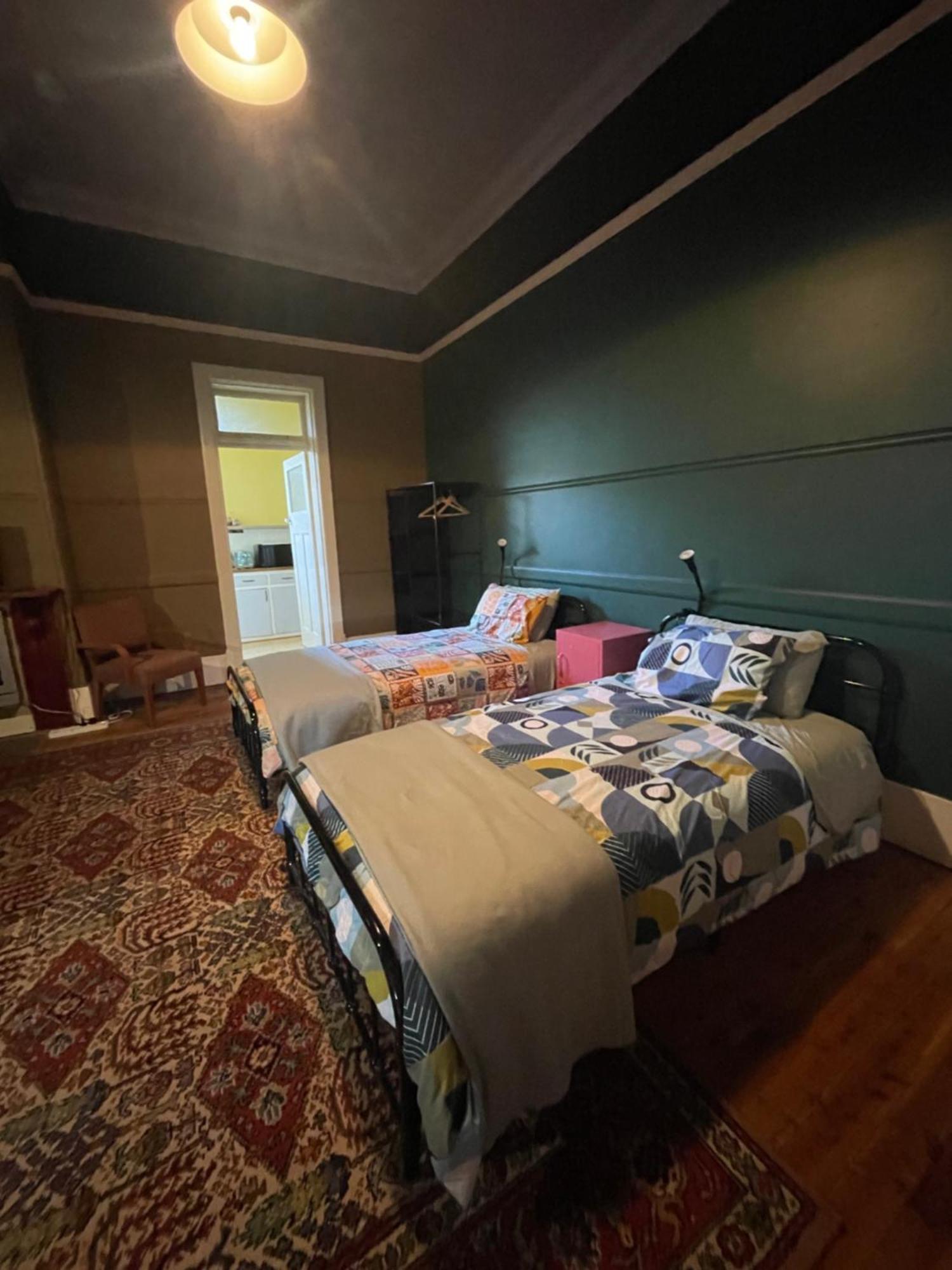 Historic Star And Station Masters House * Narrandera